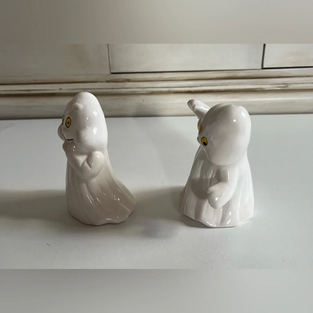 Vintage Hallmark Small Ceramic Ghosts Halloween Figurine 4
